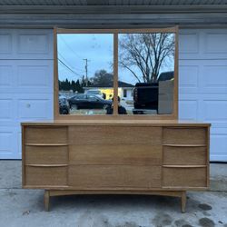 ‼️Kent Coffey The Escort Line 9 DRAWER DRESSER WITH MIRROR‼️FOR SALE 500$ OR BEST OFFER‼️DELIVERY🚚✅