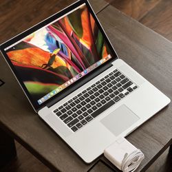 2015 MacBook PRO 15” - 500gb SSD - 16gb RAM - QuadCore i7 