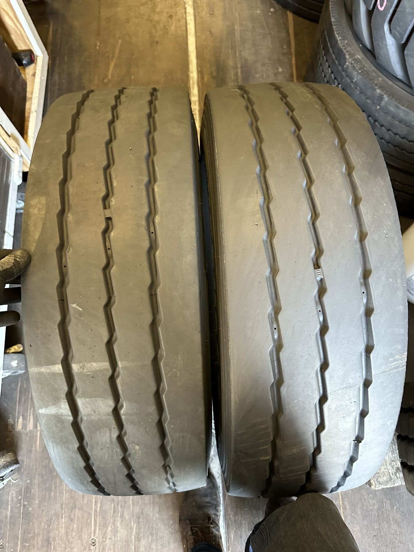 235/75/17.5 Hankook