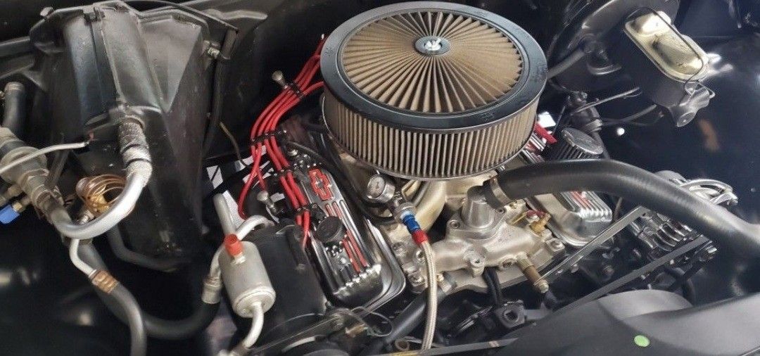 GM Chevy 383 Stroker Motor engine And 4 Speed 700R4 Transmission
