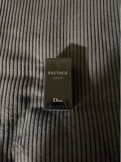 Dior Sauvage Eau de Parfum – 3.4 oz (100 ml) Luxury Men’s Cologne