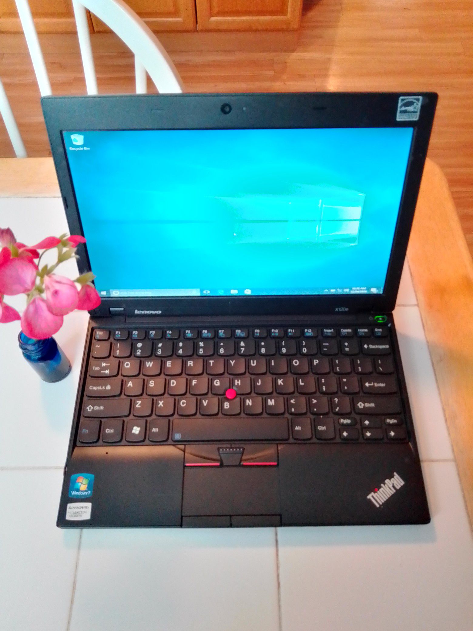 Lenovo X120e Laptop Computer