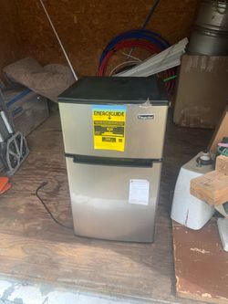 3.1 c.f. Mini fridge