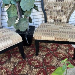 2 Extra Wide Chairs Excellent Condition Asking $130 Both Or $65 Each