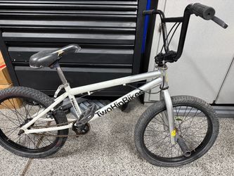 2 Hip Forcedown BMX bike