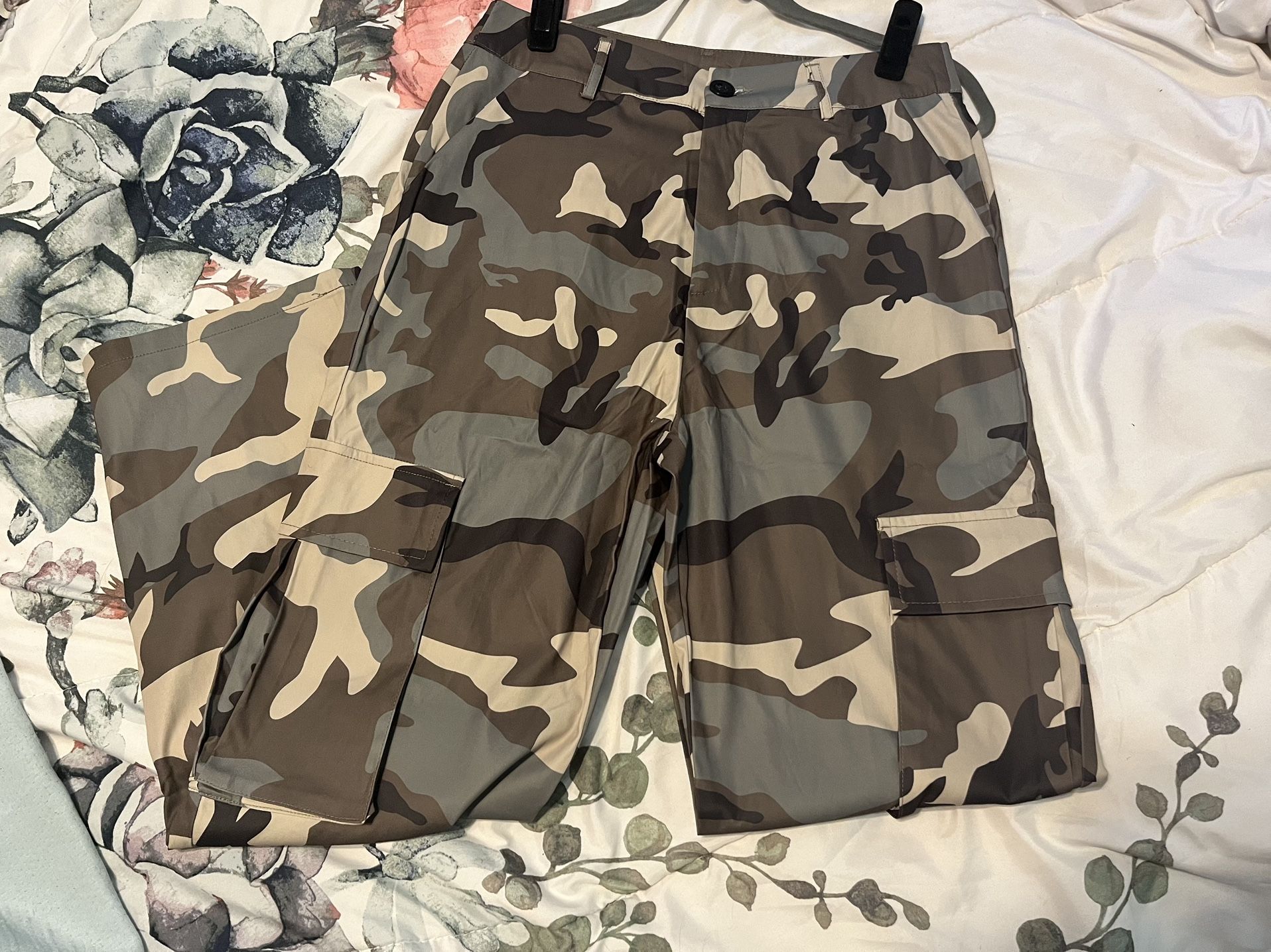 New! Camouflage Pants