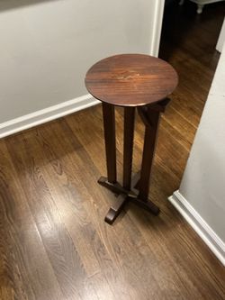 Vintage,adjustable height plant stand 11” diameter x 44” heigh
