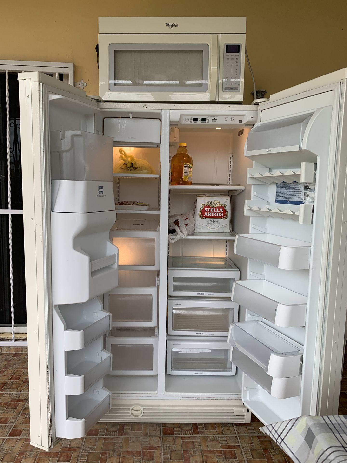 refrigerator & microwave