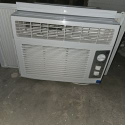 3 -Room Window Air Condition/5000 Btu