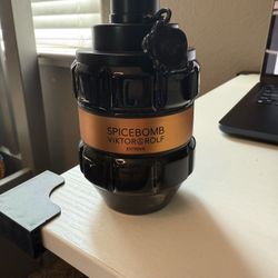 Viktor & Rolf SPICEBOMB EXTREME USED ONLY ONCE