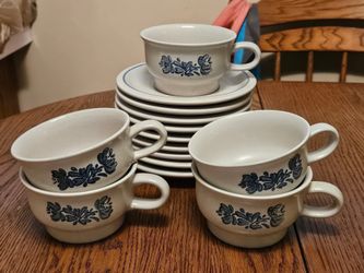 Pfaltzgraff Yorktowne 5 Coffee Mugs And 9 Saucer Plates