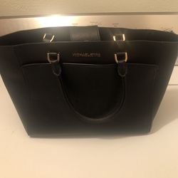 Michel Lots Black