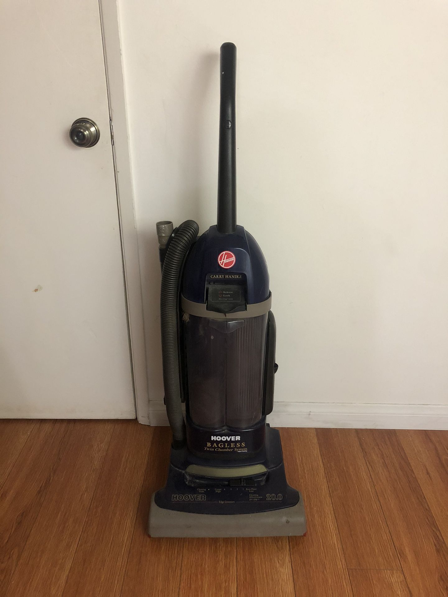 Hoover upright Bagless vacuum