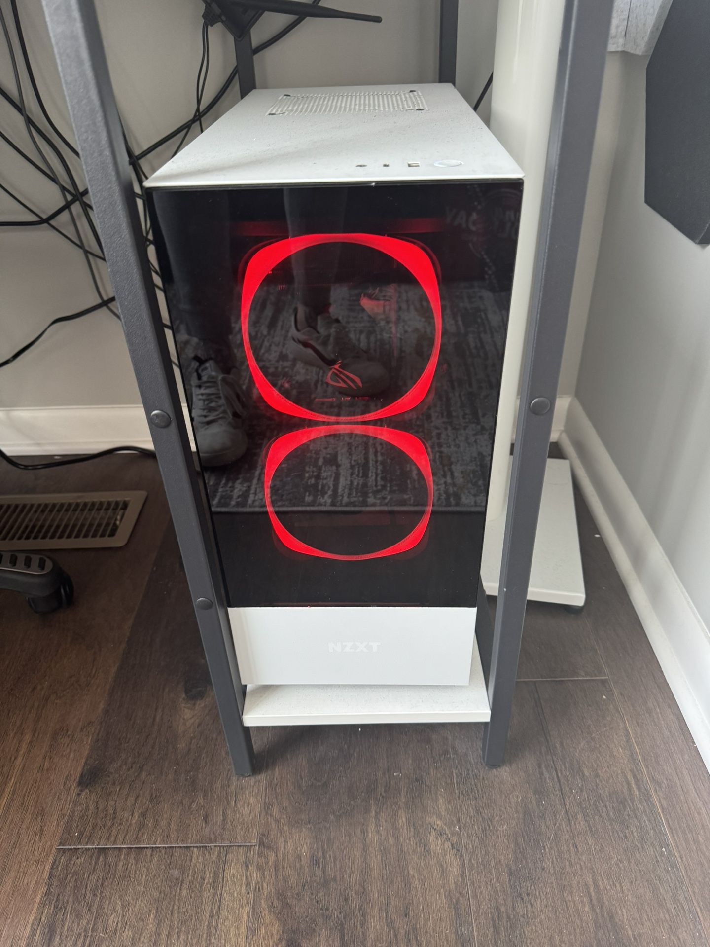 Gaming PC - Comes With Monitor, Keyboard, And Mouse
