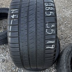 2 MICHELIN 285/35/19
