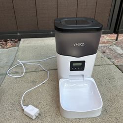 Free Cat Stuff (automatic Feeder, Litter Box, Etc)