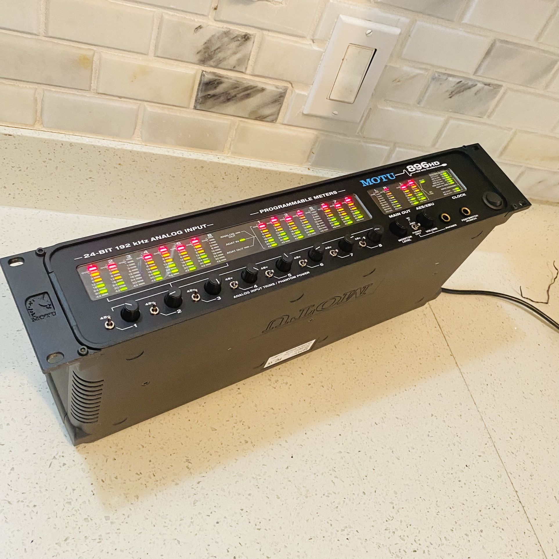 MOTU 896HD-8-Channel-24 Bit-192 kHz-Firewire Audio Interface-XLR I