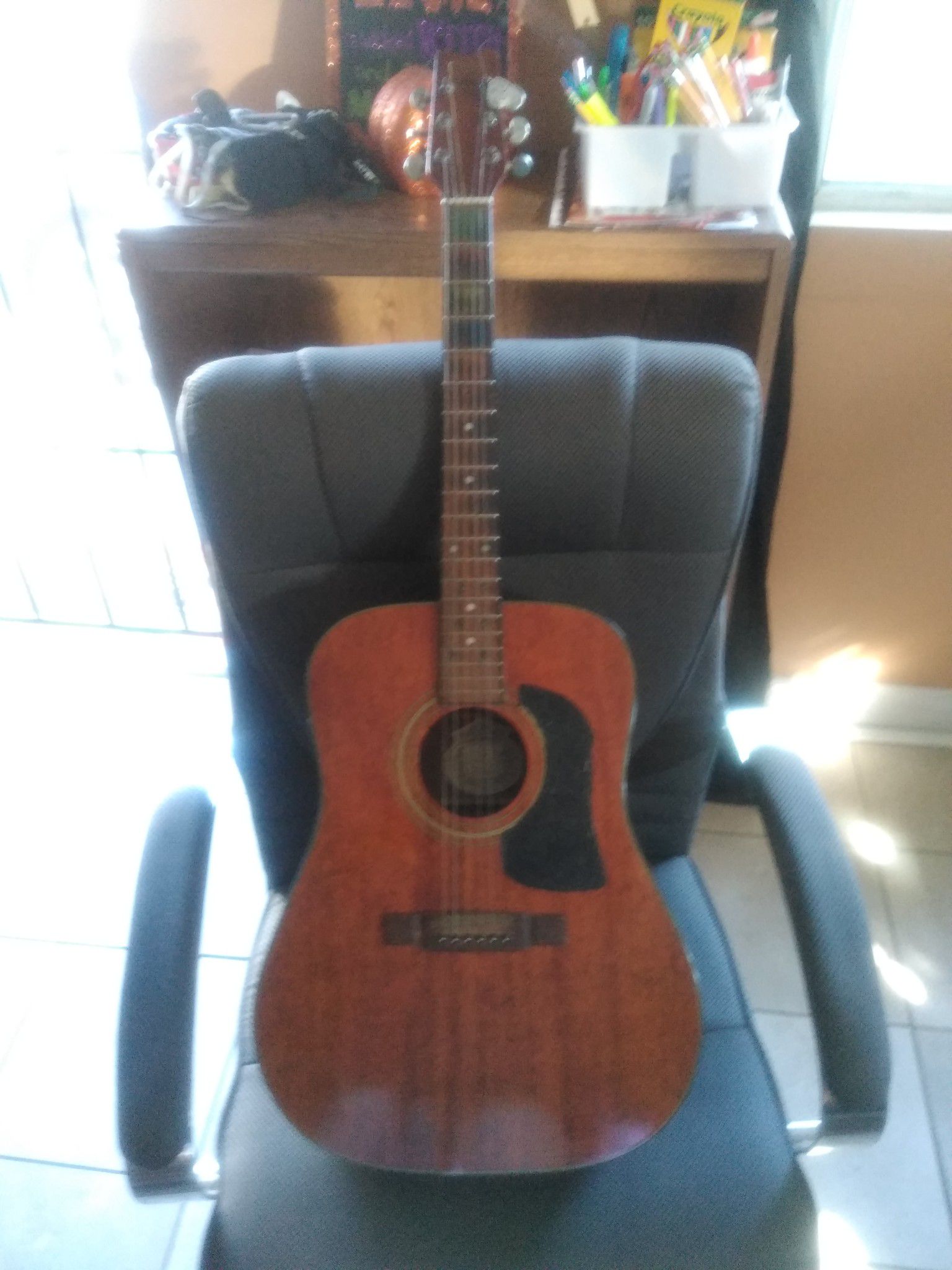 washburn acoustic guitar d-10m