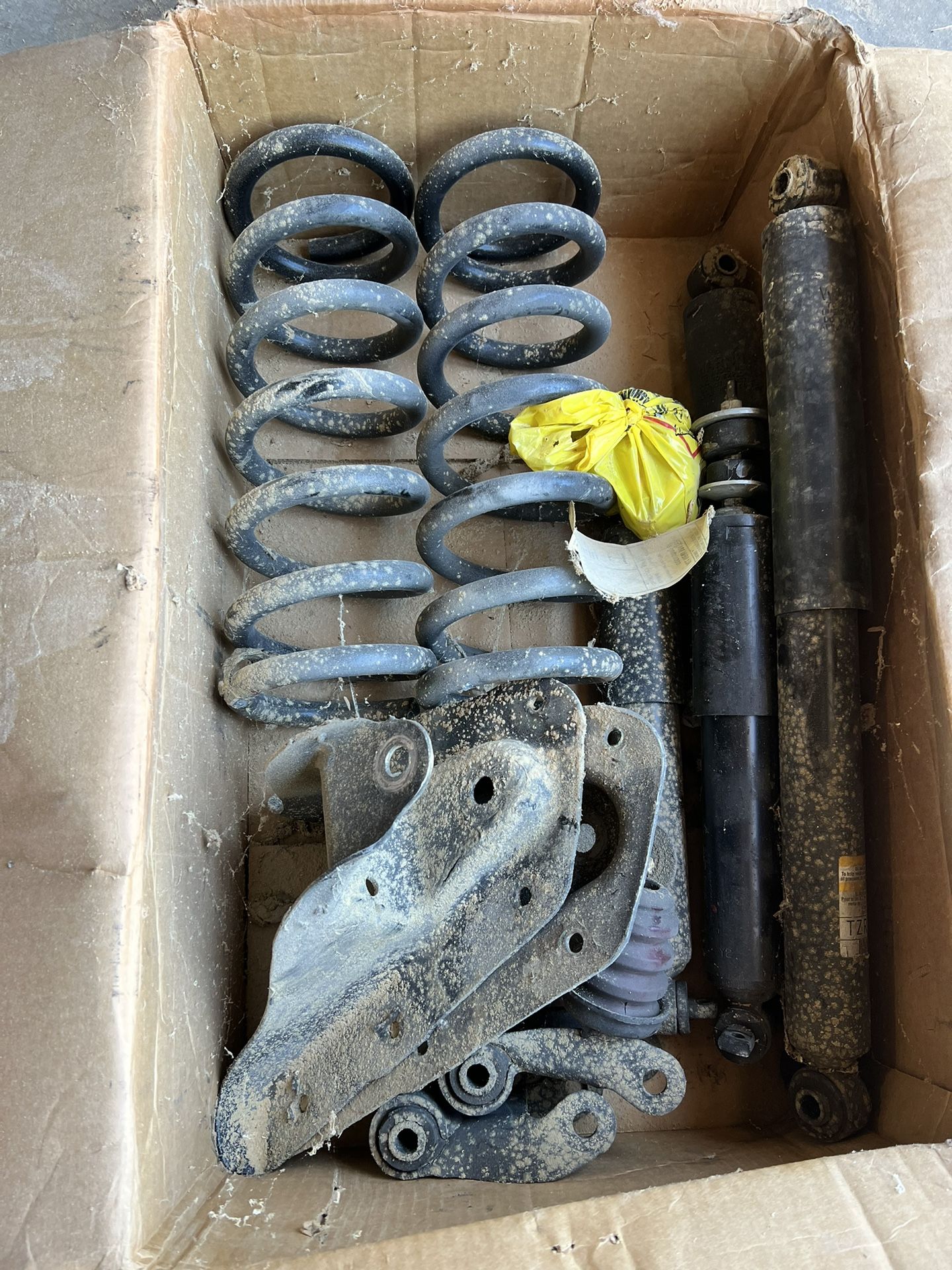 2005 Chevy Silverado Suspension for Sale in Everett, WA - OfferUp