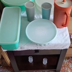Large Vintage Tupperware