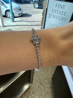 10K white gold natural diamonds beautiful tennis bracelet flower clasp