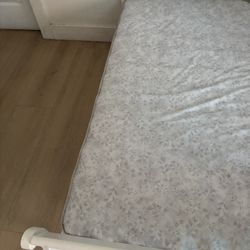 Toddler bed