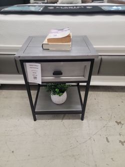 Night stand FLOOR SAMPLE LIQUIDATION