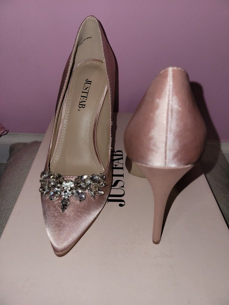 Blush Color Heels 5.5