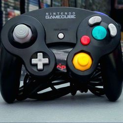 Nintendo GameCube Controller (Black) *TRADE IN YOUR OLD GAMES FOR CASH/CREDIT*