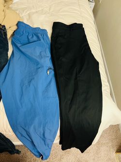 Color is blue and black,size is medium