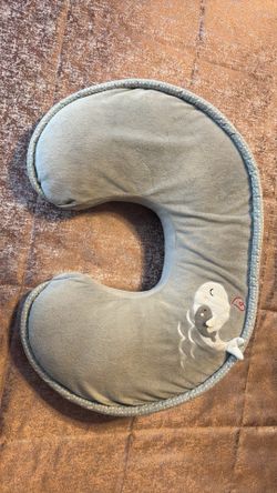 Nursing pillow