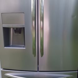 Stainless French Door Refrigerator Excellente Working Condition 