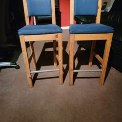 BLUE CUSHION/WOOD STOOLS (Great Condition (