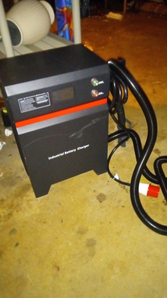 Industrial battery Intelligent SolutionCharger 