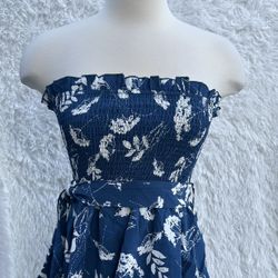 New strapless Blue and White romper size small
