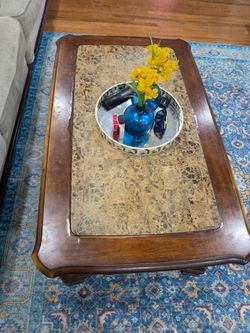 Entrance and coffee table set with additional side tabel