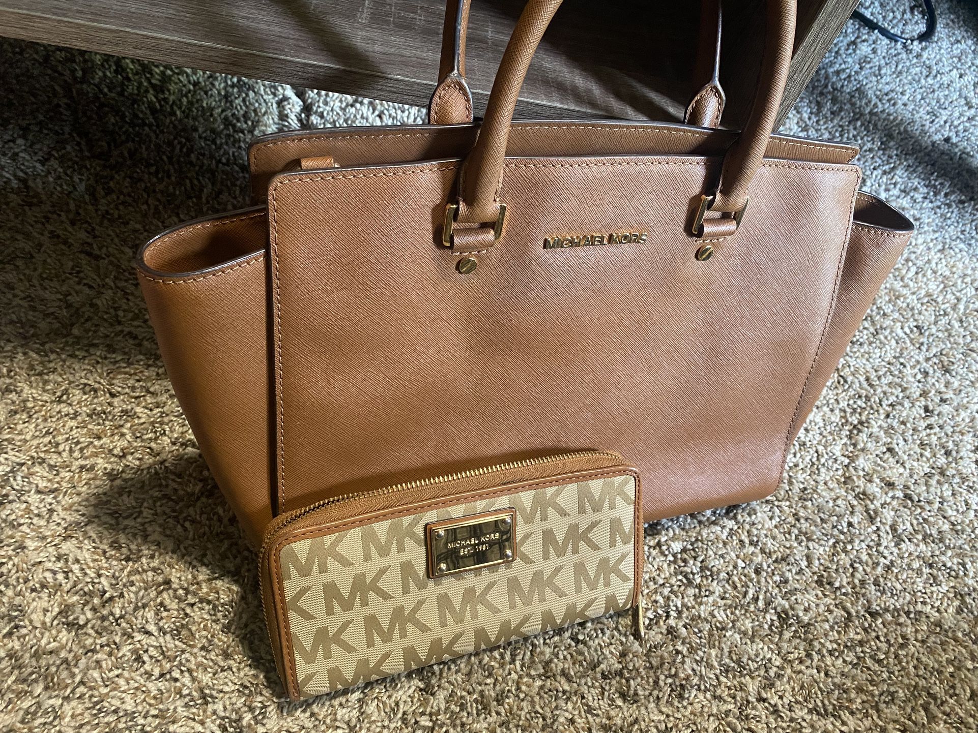 Michael Kors Travel Set