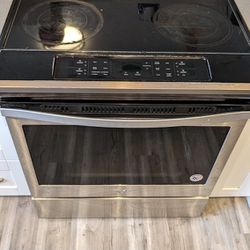 30" Slide In Whirlpool Electric Stove