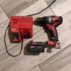 Milwaukee Hammer Drill And 4Ah Battery kit