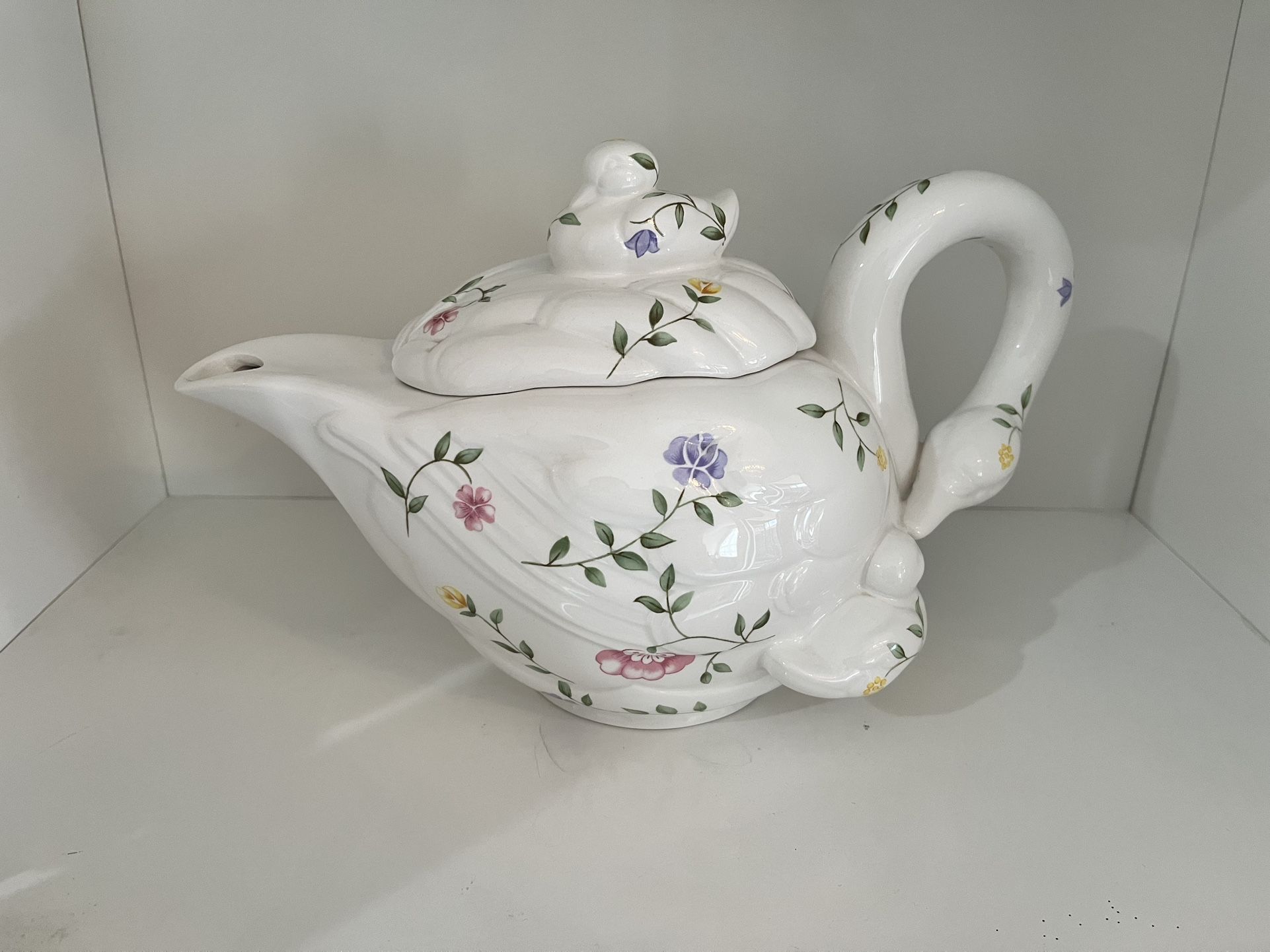 Rare Teapot Johnson Bros. Summer Chintz Collectible Swan And Babies