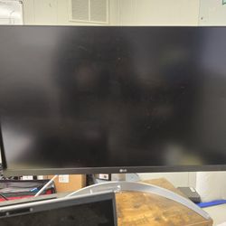Samsung 27" Curved Monitor 