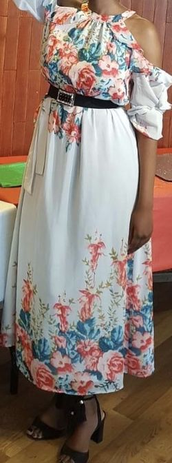 Straight Floral Gianni Bini Dress Size Medium 