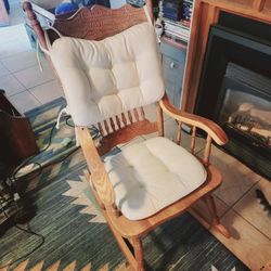 ROCKING CHAIR