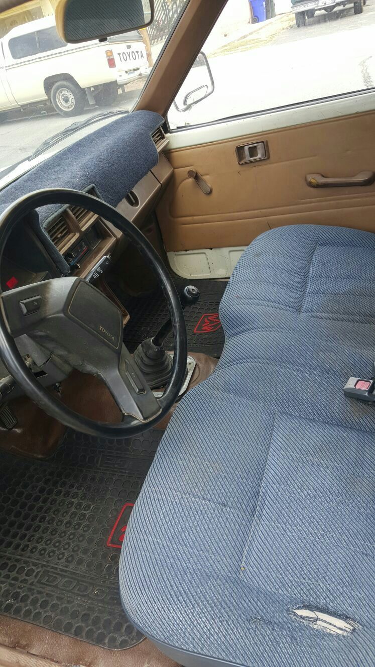 Toyota pick up 86 1 Ton doble rodada
