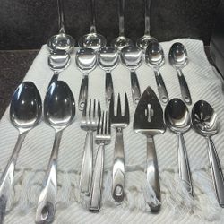 18- Pieces Oneida Stainless Heavy Duty Kitchen Bundle