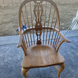 Stunning Vintage Wooden Chairs(4)