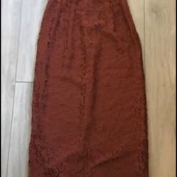 NWT H&M Burgundy Pencil Lace Skirt Lined Black Elastic Waistband  - Size 2