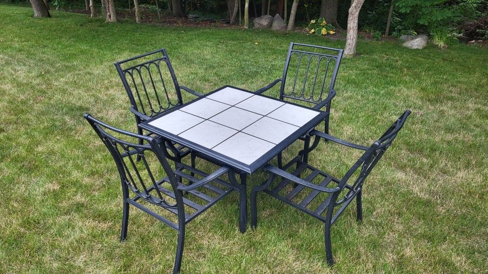 Outdoor TABLE and CHAIRS