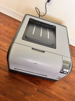 HP Color Laserjet CP1518ni Color Laser Printer  w/ Extra Black Toners