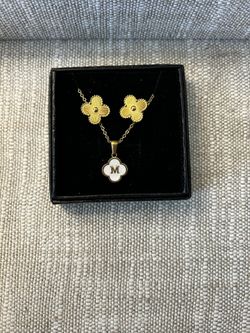 Jewelry Set New w/earrings & necklace